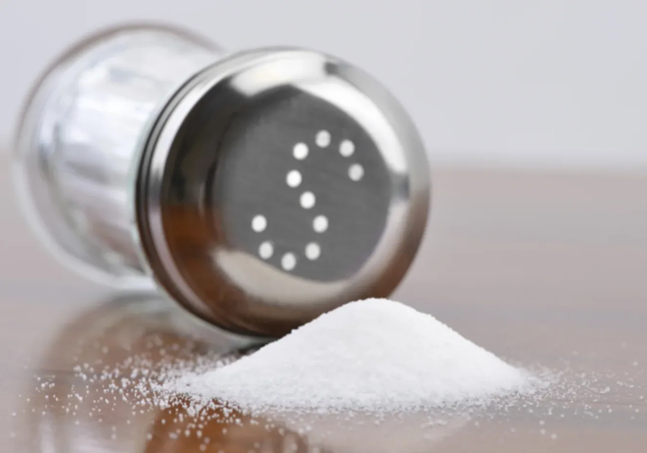 Na (sodium) : définition, rôle, bienfaits et risques pour la santé
